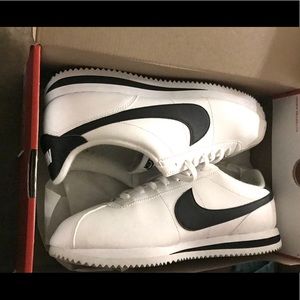 Men’s Nike Cortez excellent condition size 11.5
